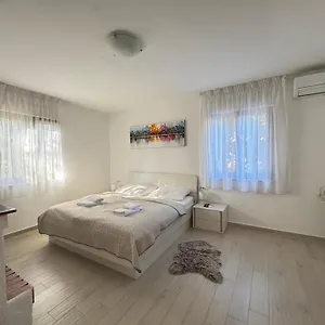 Flowers Medulin, Fucane 2 Apartman